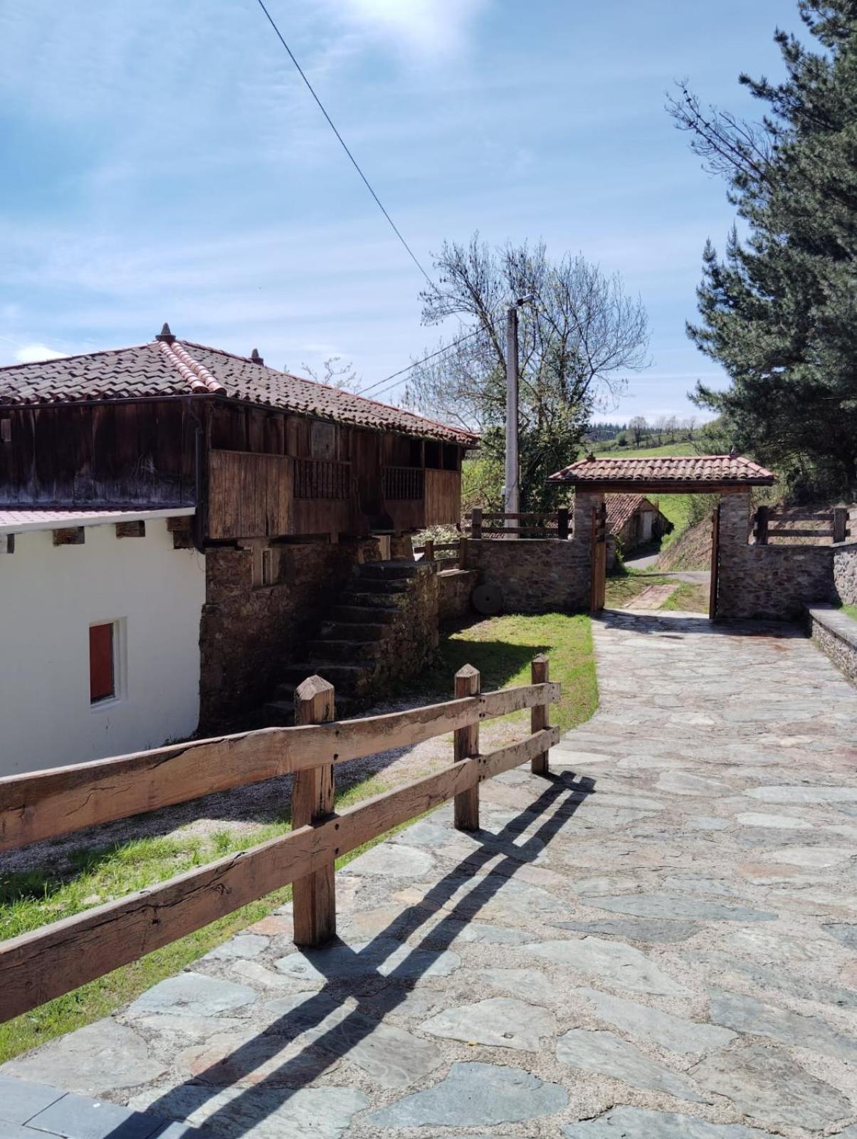 Hotel El Nuevo Semellon Aceptamos Mascotas Tineo Buitenkant foto